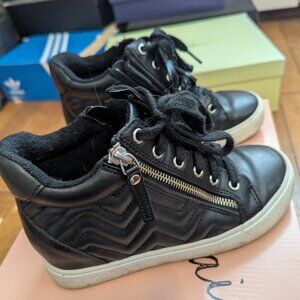 Wild pair platform sneakers